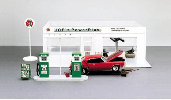 1/24 Joes Power Plus Service Station w/Accessories