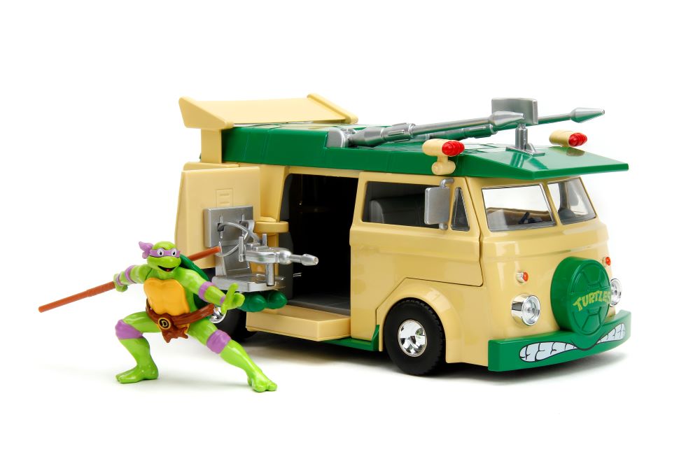 1/24 Teenage Mutant Ninja Turtles Party Wagon w/Donatello Figure