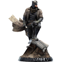 Justice League - Batman - 1:4 Scale Statue