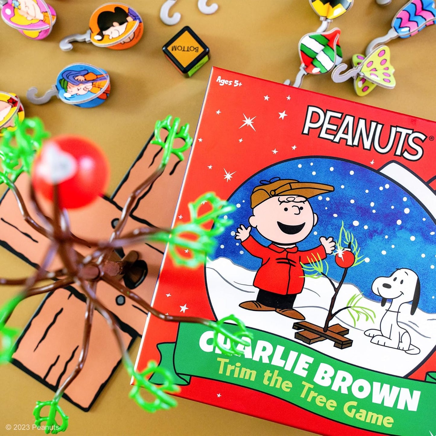 Charlie Brown Trim The Tree Game - Cats In Hat Inc.