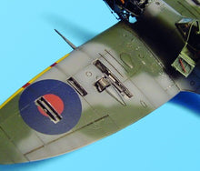 1/72 Spitfire Mk V Gun Bay