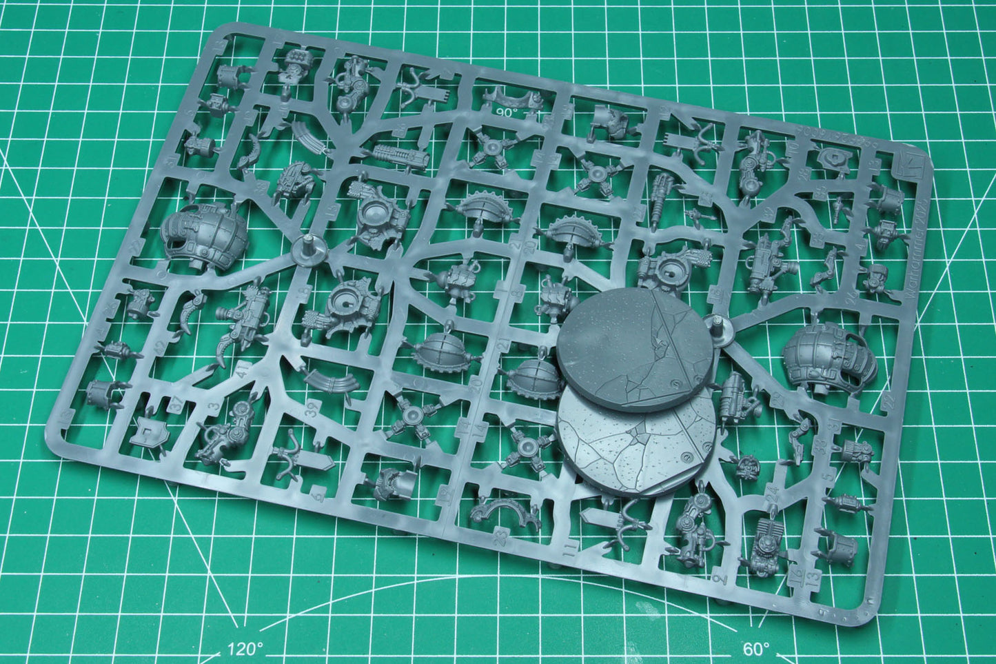 03-88 Horus Heresy: Legions Imperialis: Questoris Knights Magaera and Styrix