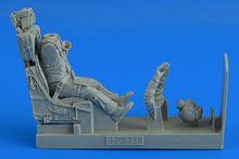 1/32 Modern German F104G/S Fighter Pilot w/Ejection Seat for ITA