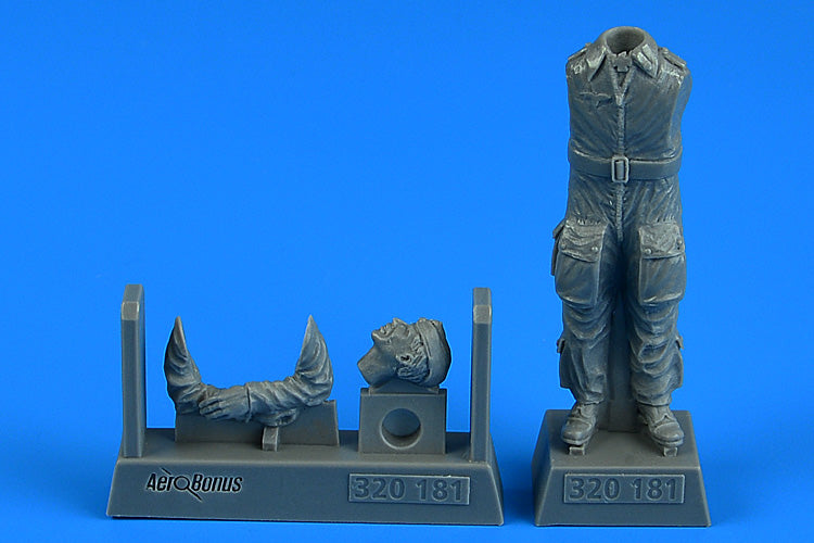 1/32 WWII German Luftwaffe Pilot Standing B