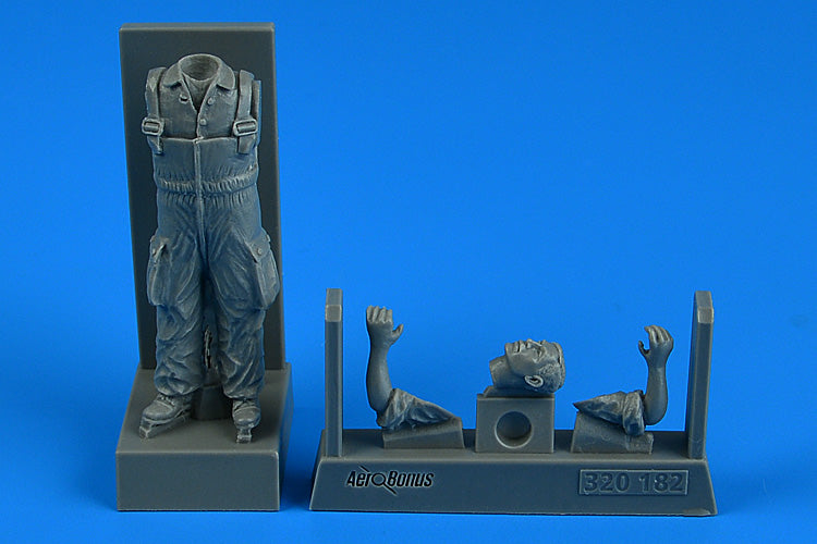 1/32 Warsaw Pact Aircraft Mechanic A