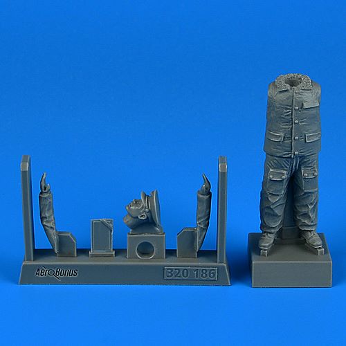 1/32 Russian Office Aircraft Mechanic