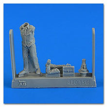 1/48 Soviet Air Officer Cold War (Walking)