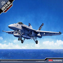 1/72 F/A18E VFA143 Pukin Dogs USN Fighter