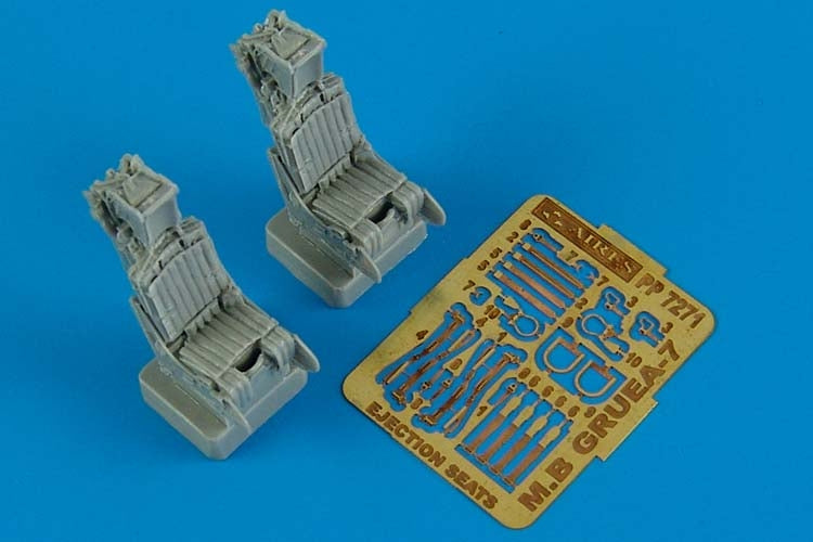 1/72 MB Gruea 7 (A6E/EA6A) Ejection Seats