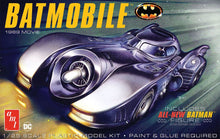 1/25 Batmobile 1989 Movie w/Seated Batman Figure