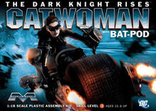 1/18 Batman Dark Knight Trilogy: Catwoman w/Bat Pod