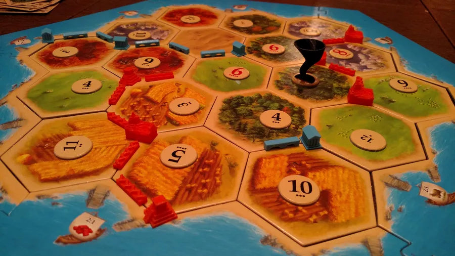 Catan: The Helpers