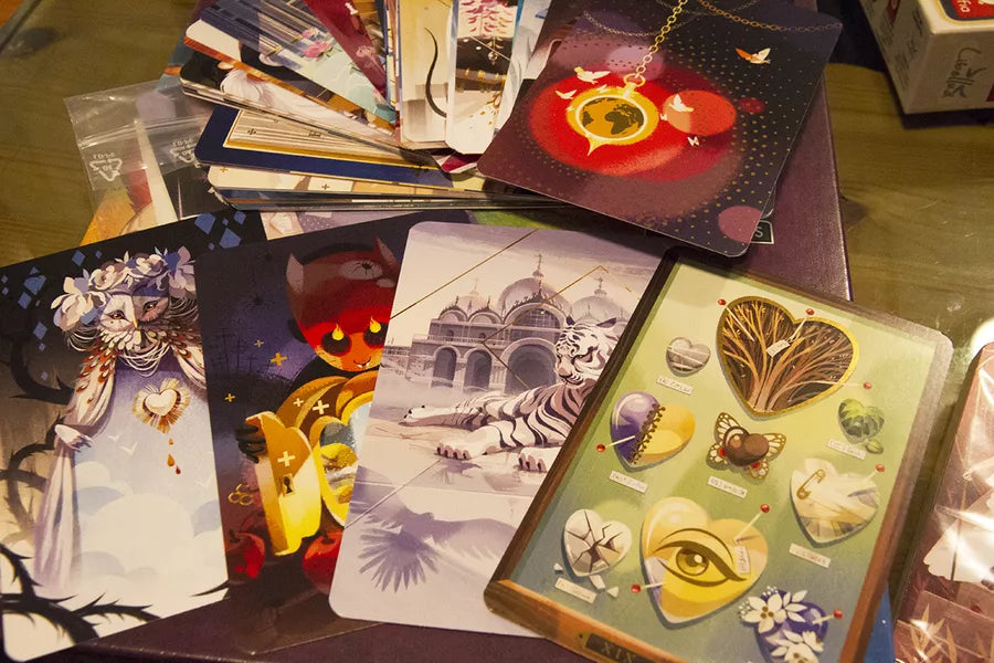 Dixit Revelations - Cats In Hat Inc.