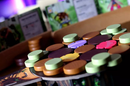 Kabuto Sumo - Cats In Hat Inc.