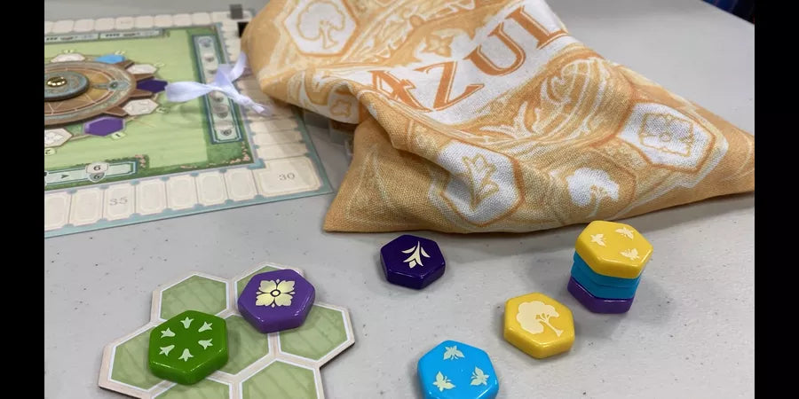 Azul: Queen’s Garden - Cats In Hat Inc.