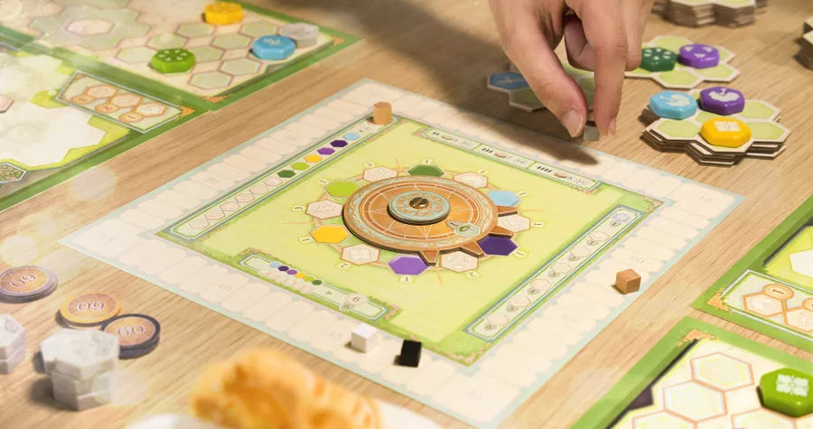 Azul: Queen’s Garden - Cats In Hat Inc.