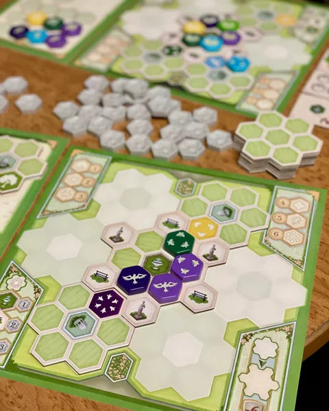 Azul: Queen’s Garden - Cats In Hat Inc.