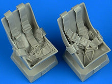 1/32 Bucker Bu131 Seats w/Seatbelts for ICM