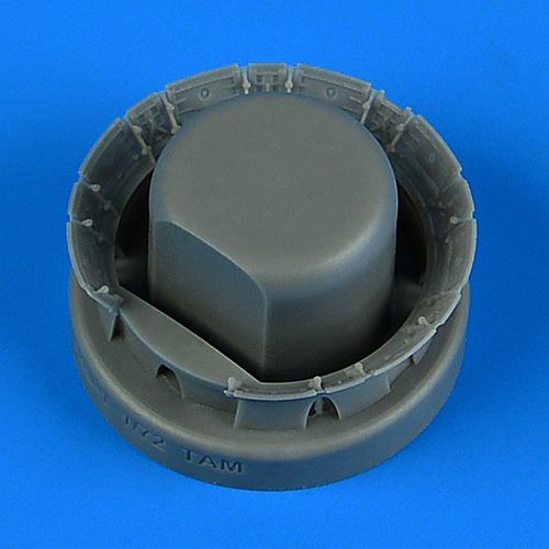 1/72 F4U1 Engine Flaps Opened for TAM