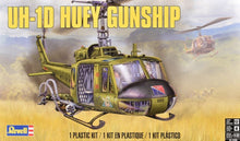 1/32 UH1D Huey Gunship Helicopter