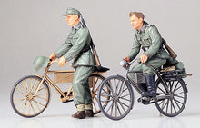 1/35 German Soldiers w/Bicycles