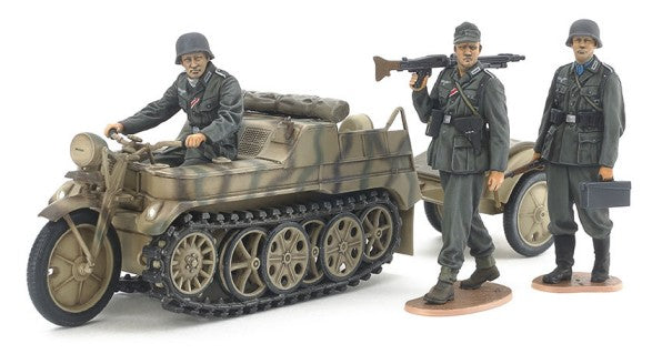 1/35 German SdKfz 2 Mid Production Kettenkraftrad w/Trailer & 3 Soldiers