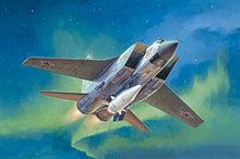 1/72 Russian MiG31BM Foxhound Fighter w/KH47M2 Ballistic Missile
