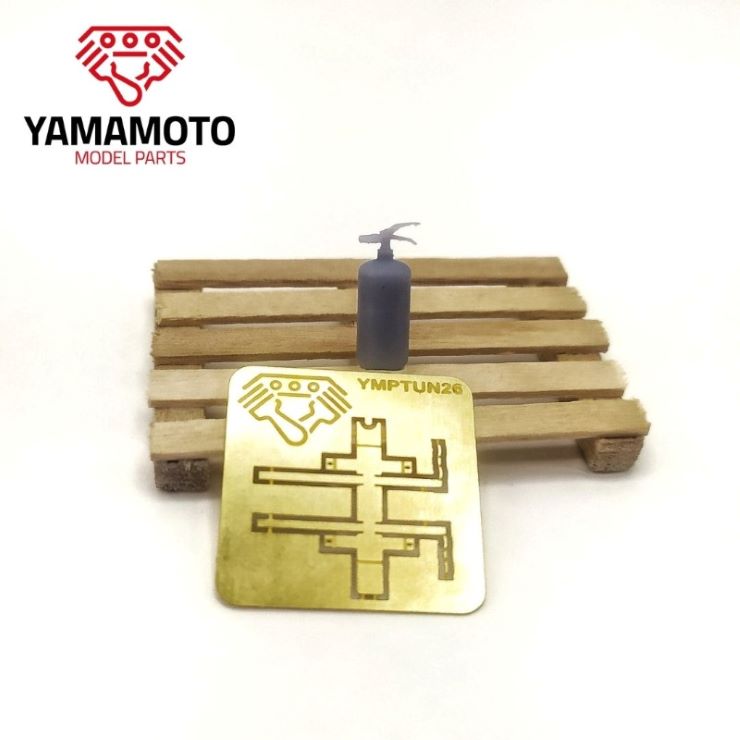 1/24 Fire Extinguisher w/Photo-Etch Bracket